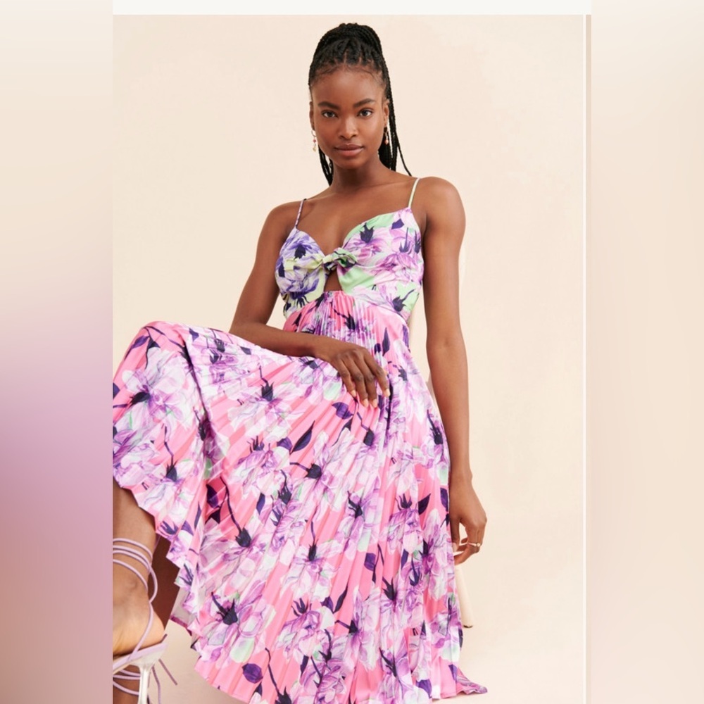 Midi Dress with pleated skirt size S,wedding guest, resortwear adjustable straps - Picture 5 of 16